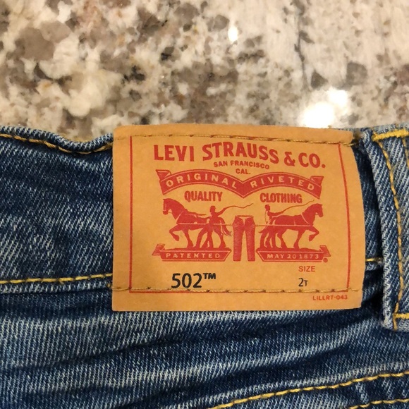Toddler 2T Levi’s 502 Regular Taper Jeans NWOT - Picture 3 of 4